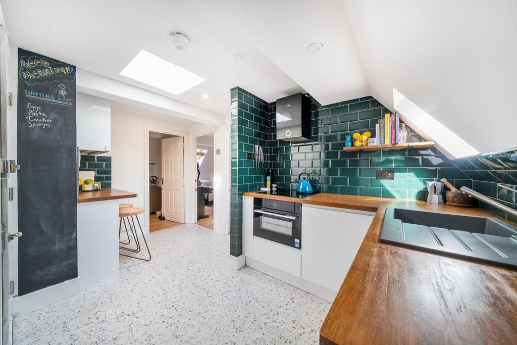 Property photo 1 of 22 Picture No. 02