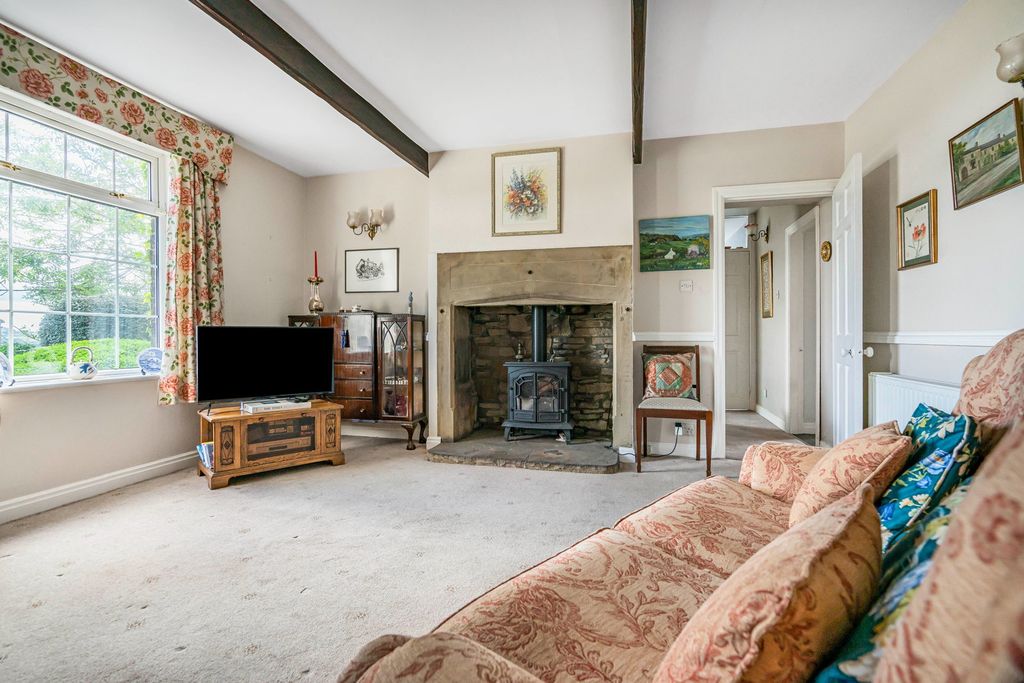 Property photo 2 of 38