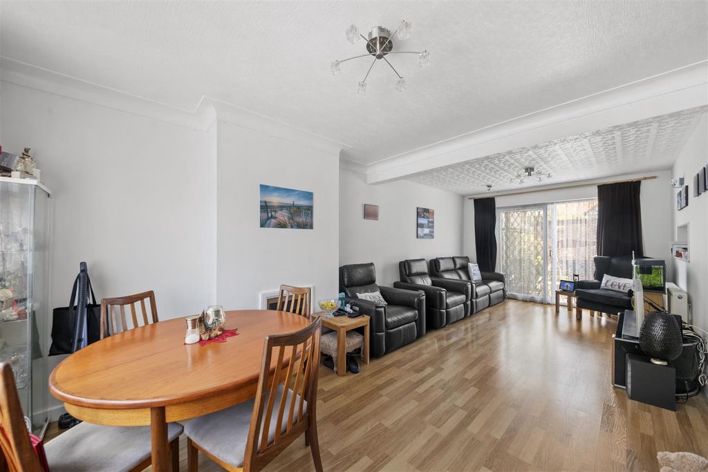 Property photo 2 of 16 LIV 3