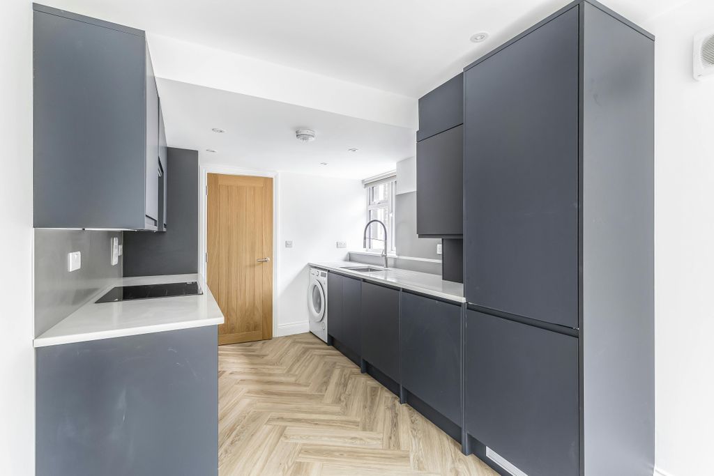 Property photo 2 of 13 Daniel_Watney__Frobisher_Street__7.Jpg