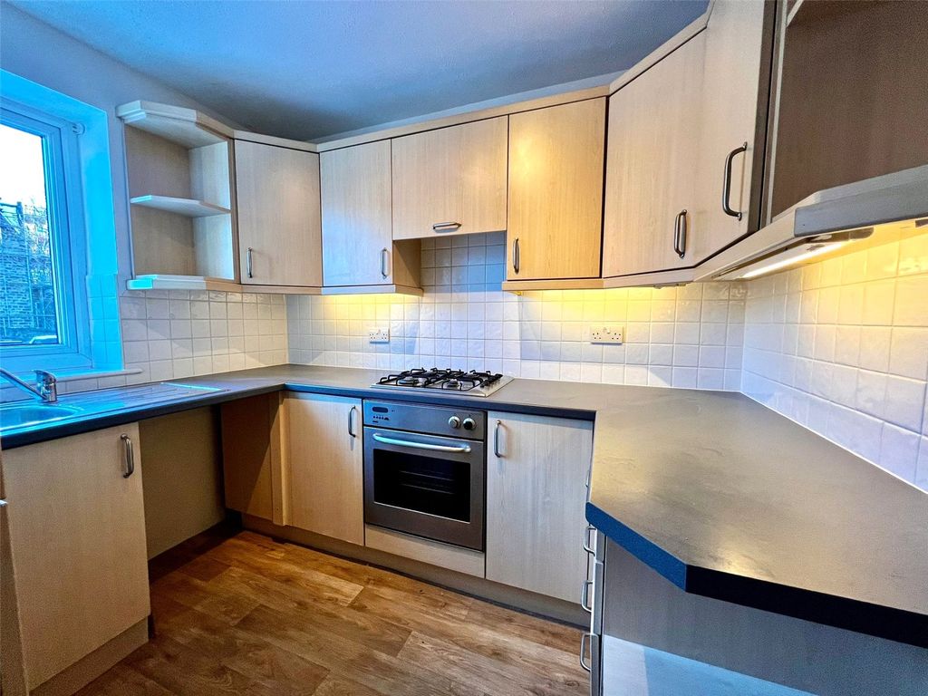 Property photo 3 of 11 Picture No. 27