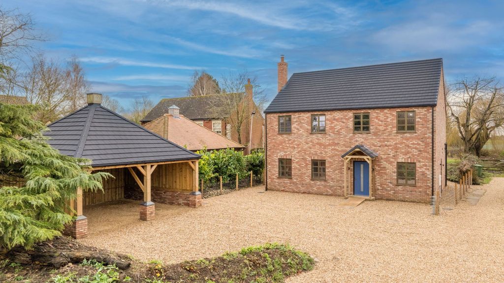 Property photo 1 of 51