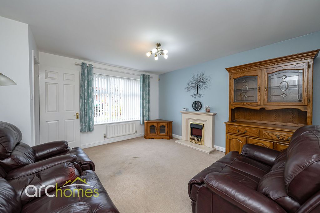 Property photo 2 of 25