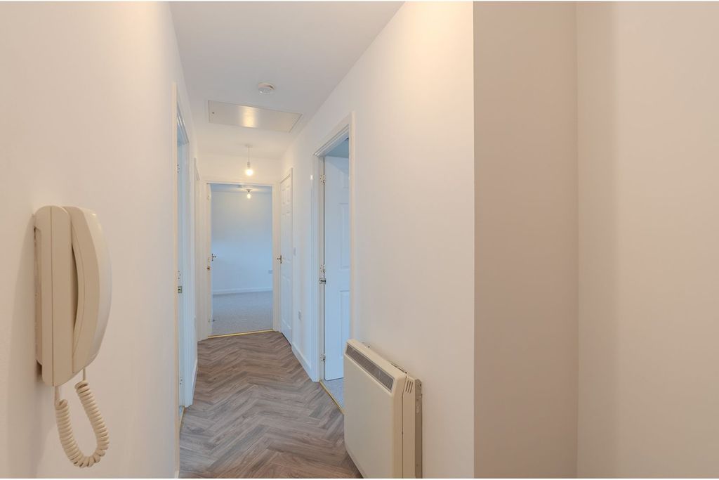 Property photo 2 of 17 Entrance