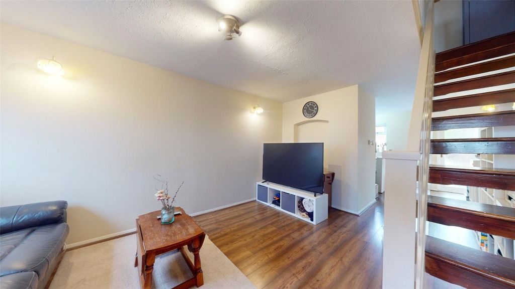 Property photo 1 of 9 Living Room