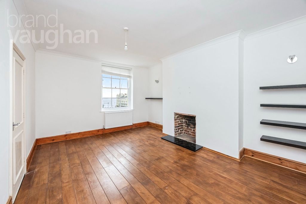 Property photo 2 of 21 Picture No. 11