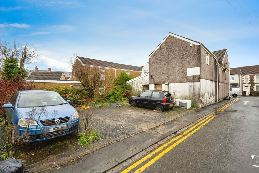 Property photo 2 of 18 Pbox-Img.Jpg