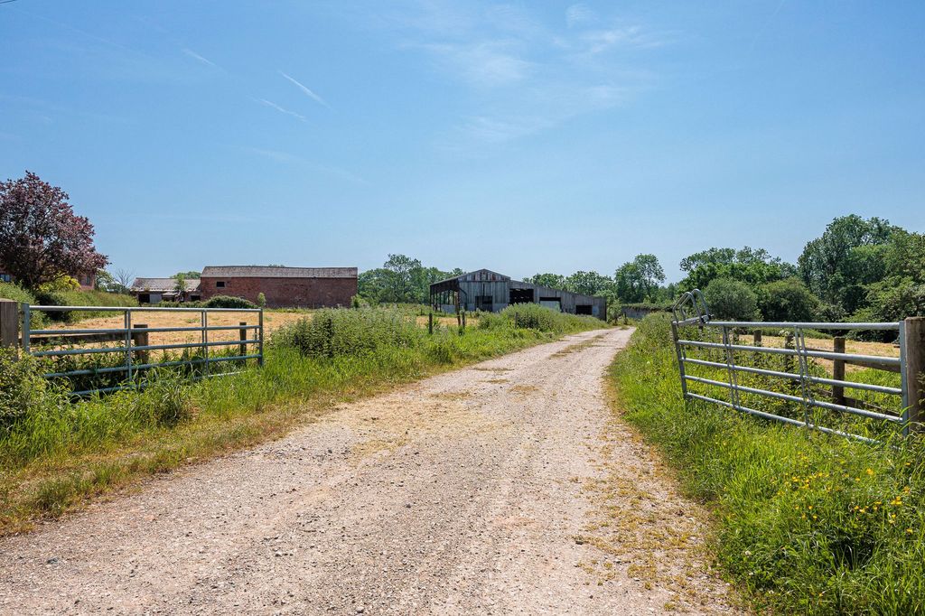 Property photo 3 of 12