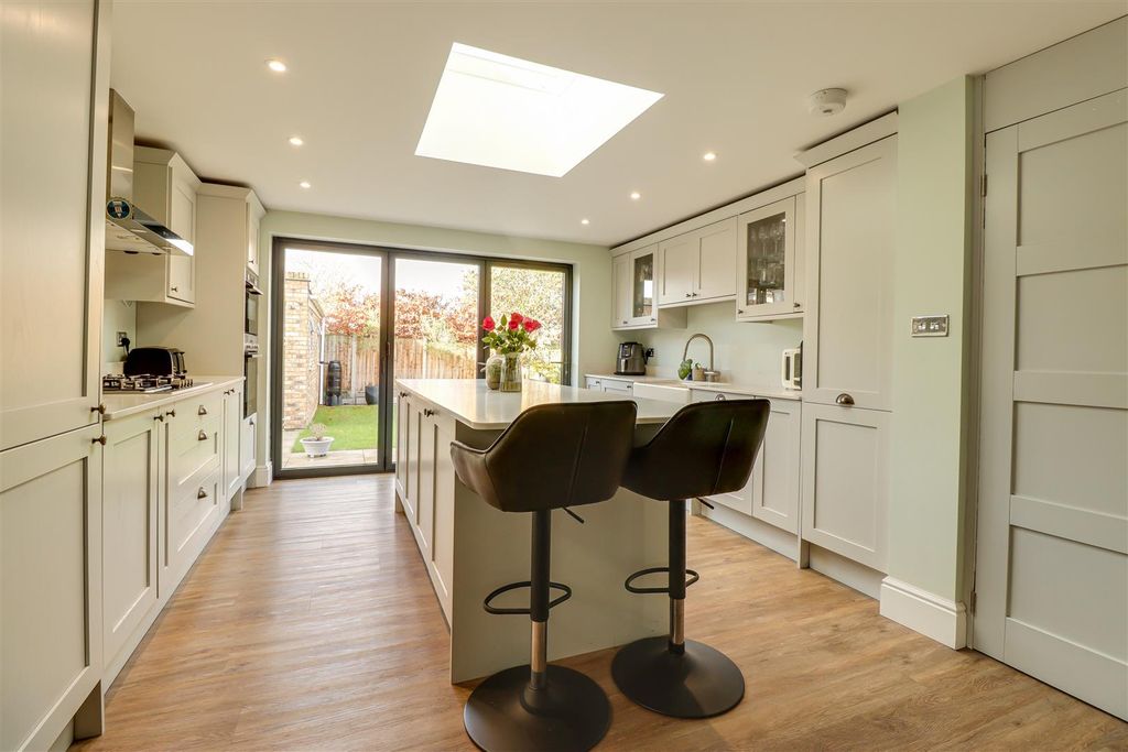 Property photo 3 of 20