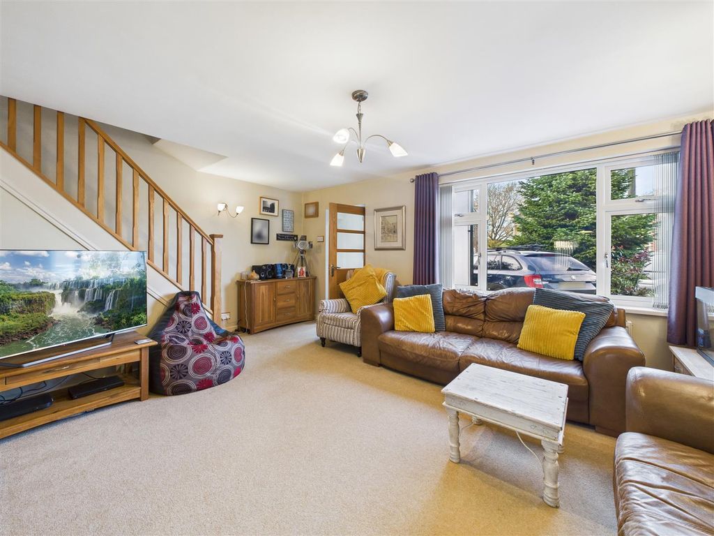 Property photo 2 of 21 Cam05476G0-Pr0088-Still015.Jpg