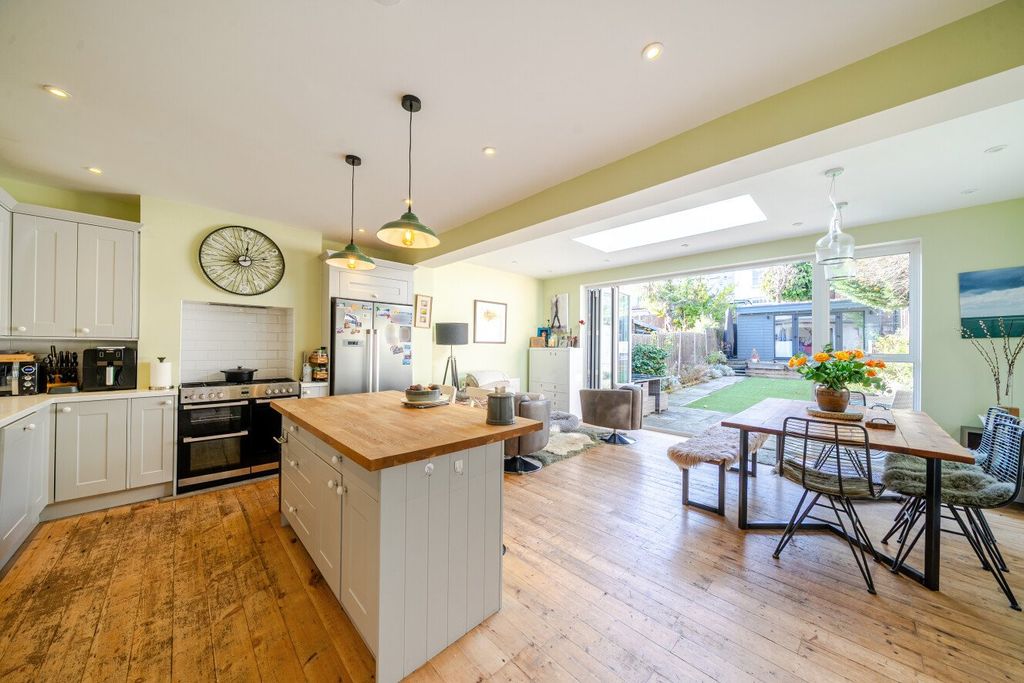 Property photo 2 of 14 Picture No. 20