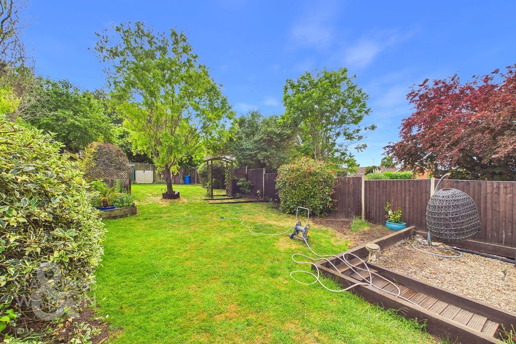 Property photo 1 of 25