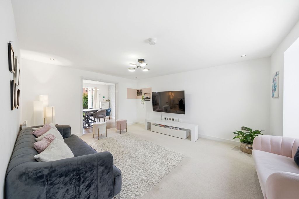 Property photo 3 of 25