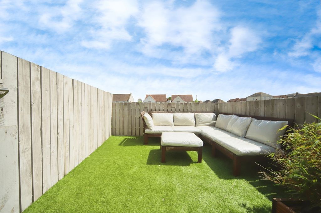 Property photo 3 of 16 Roof Terrace