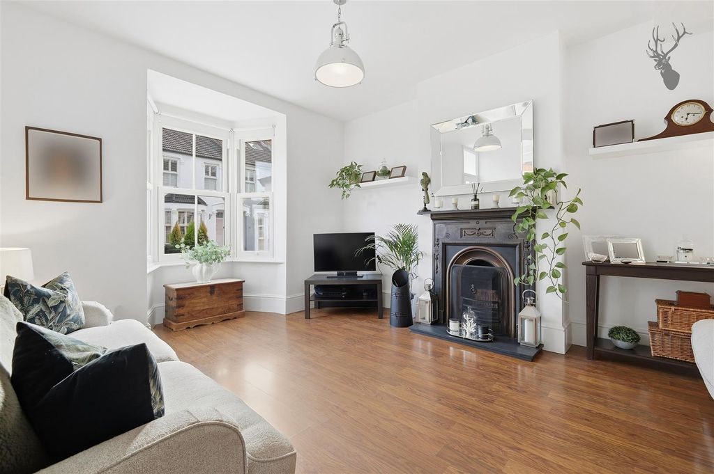 Property photo 2 of 26