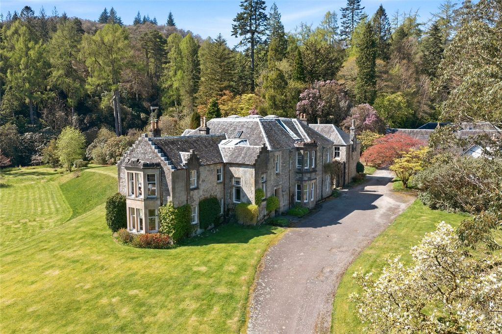 Property photo 1 of 34 Crarae Lodge