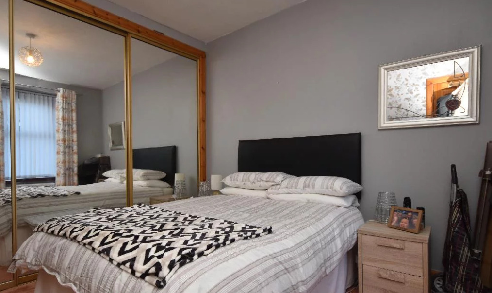 Property photo 2 of 11