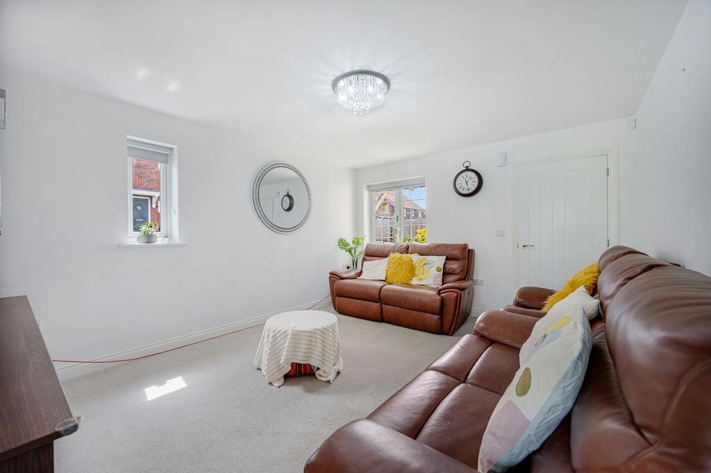 Property photo 2 of 30