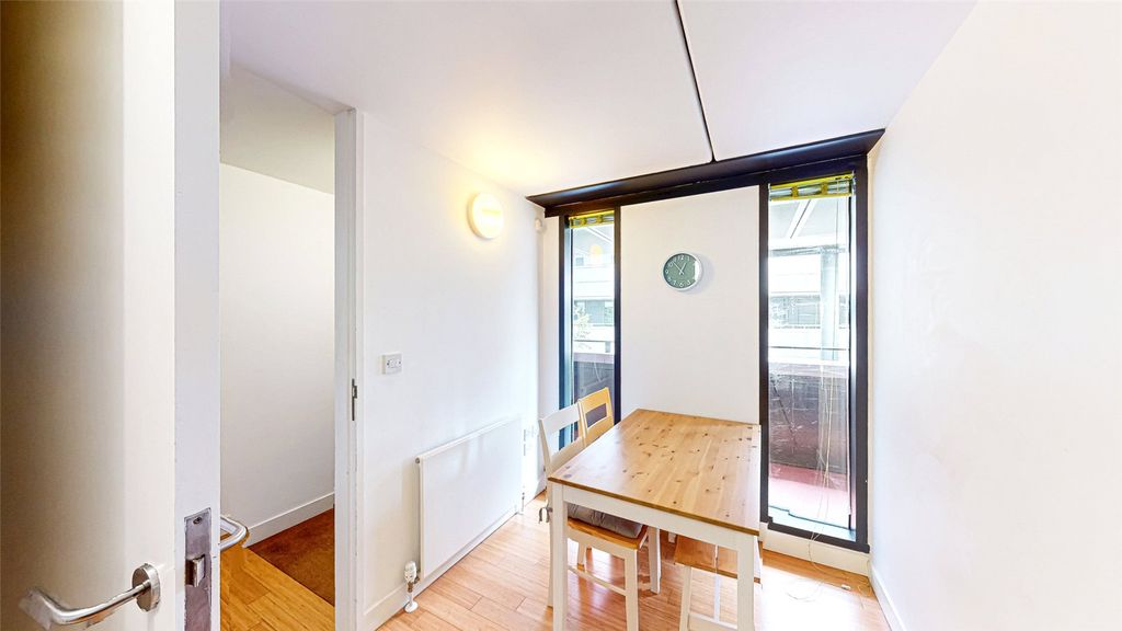 Property photo 3 of 17 Picture No. 15