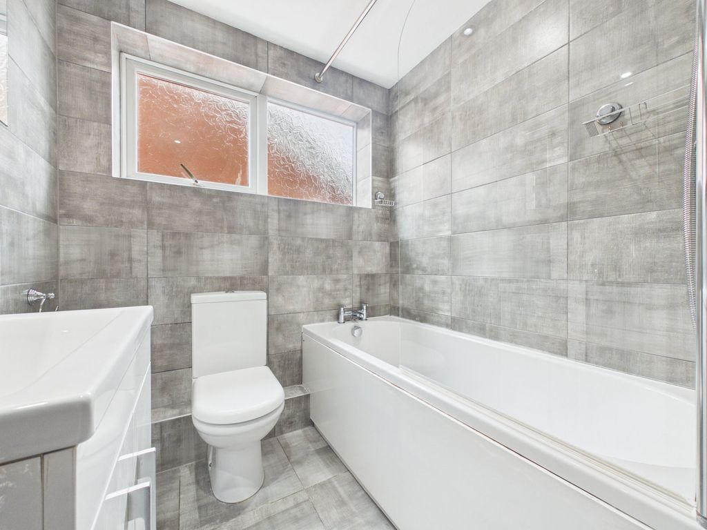 Property photo 2 of 33