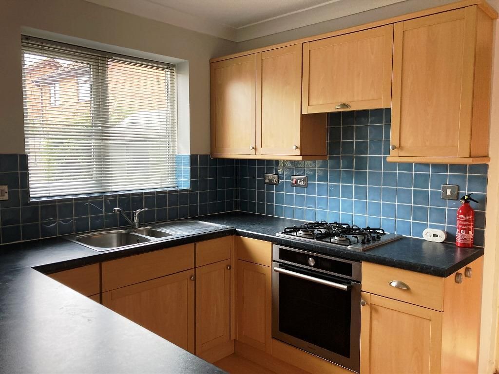 Property photo 2 of 9 Kitchen