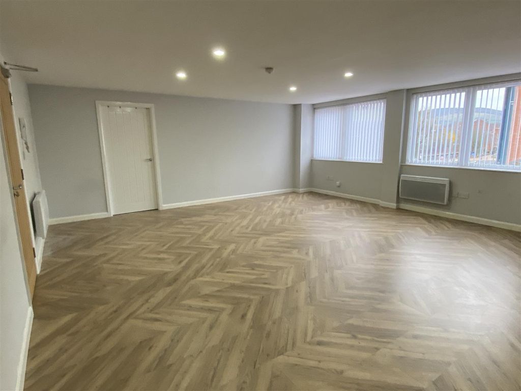 Property photo 2 of 10 Img_2485.Jpg