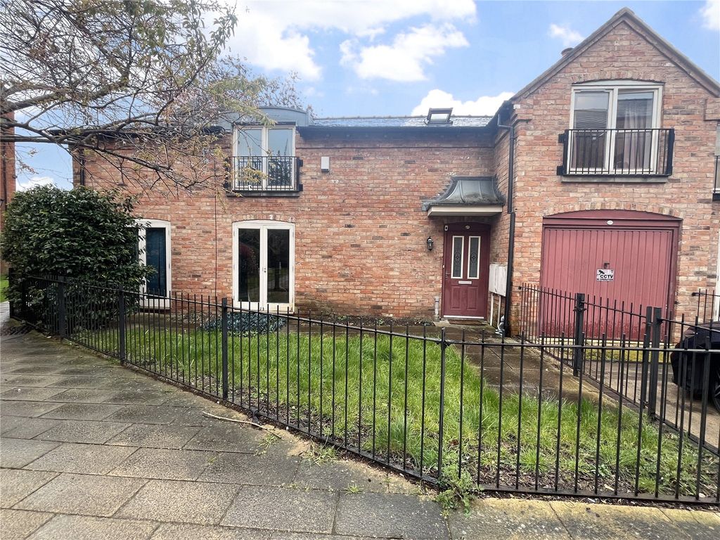 Property photo 1 of 10 Front