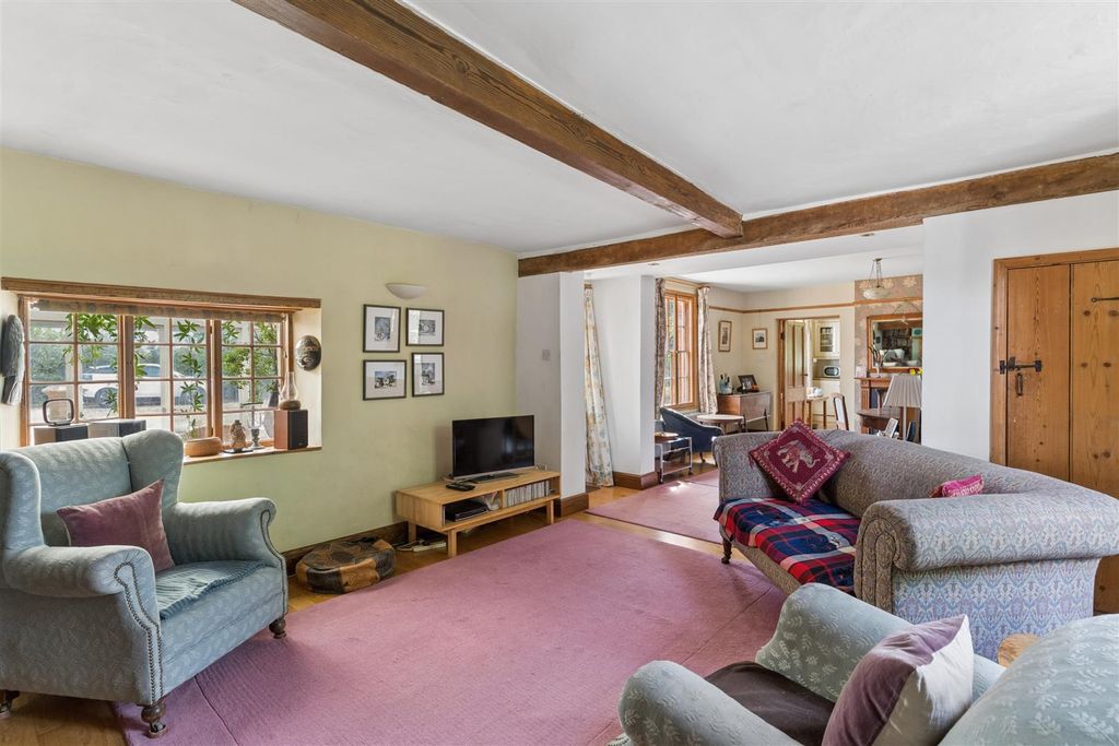 Property photo 3 of 39 Sitting Room