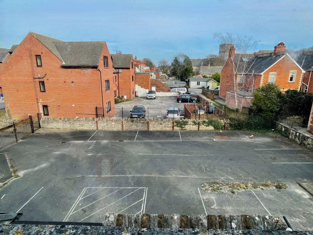 Property photo 3 of 14 Parking Facilities