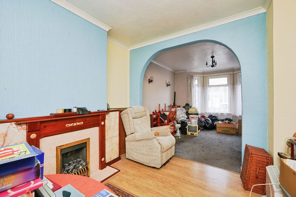 Property photo 3 of 19 Pbox-Img.Jpg