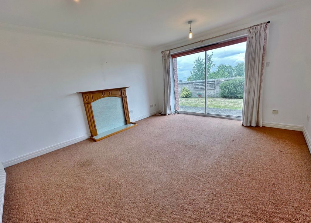 Property photo 3 of 12 Photo 1