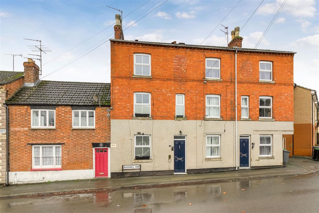 Property photo 1 of 9 Buckwell End Front