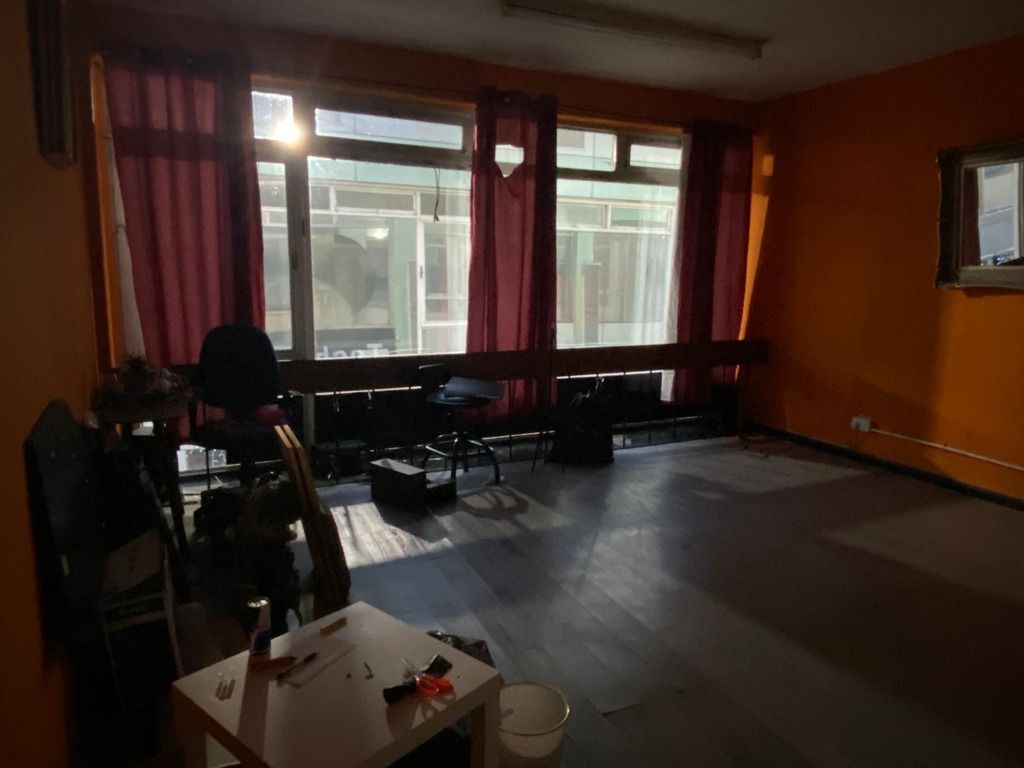 Property photo 3 of 6 Photo 8