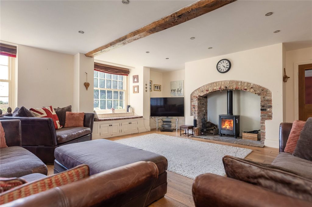 Property photo 3 of 44 Sitting Room