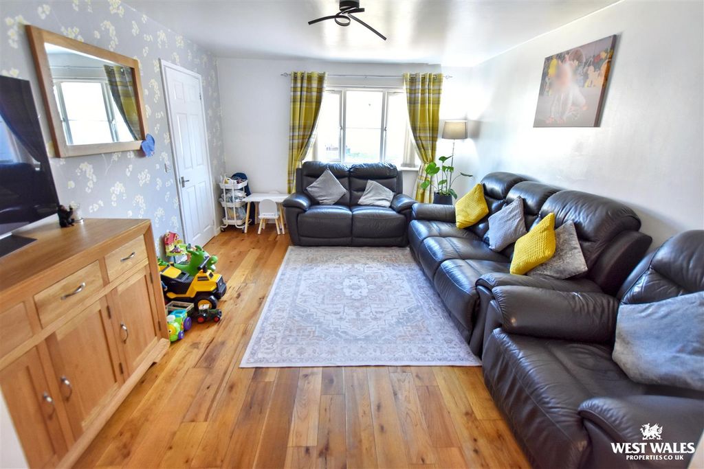 Property photo 3 of 17 13_Blurred.Jpg