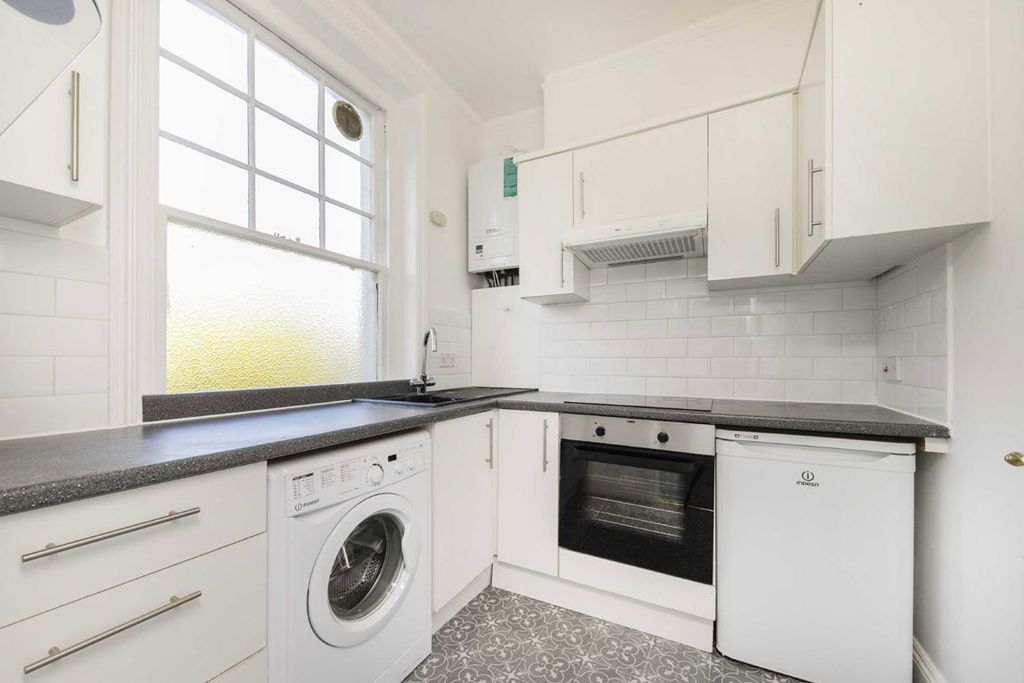 Property photo 3 of 4