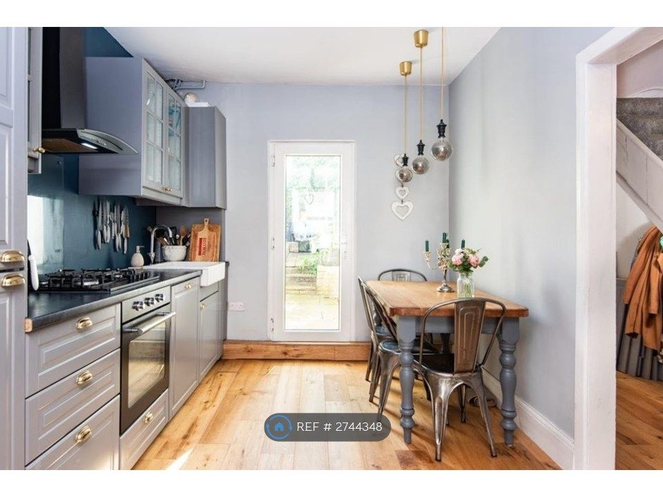 Property photo 3 of 11 Kitchen Diner