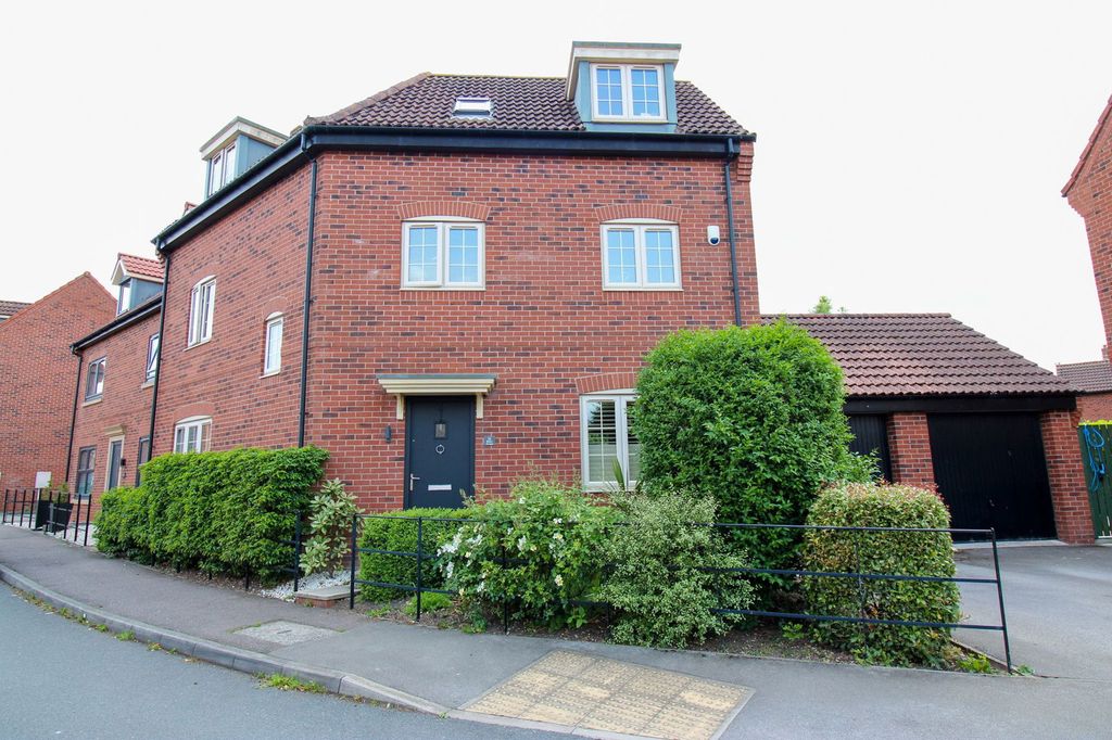 Property photo 1 of 16