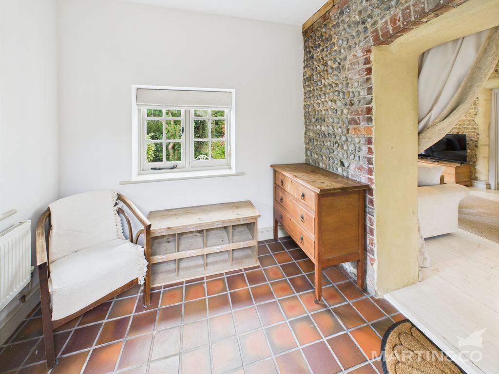 Property photo 3 of 44