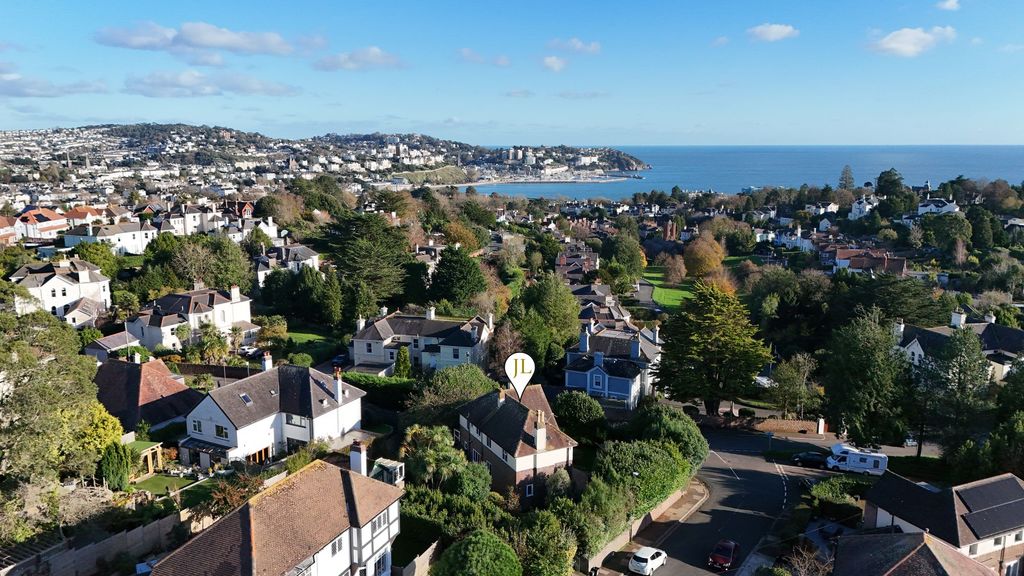 Property photo 3 of 41