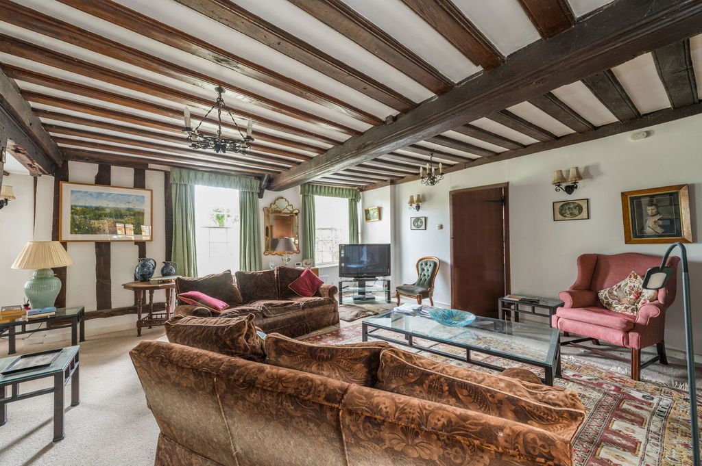 Property photo 2 of 20