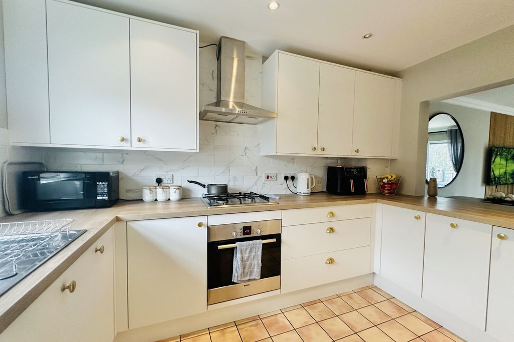 Property photo 2 of 14 Picture No. 26