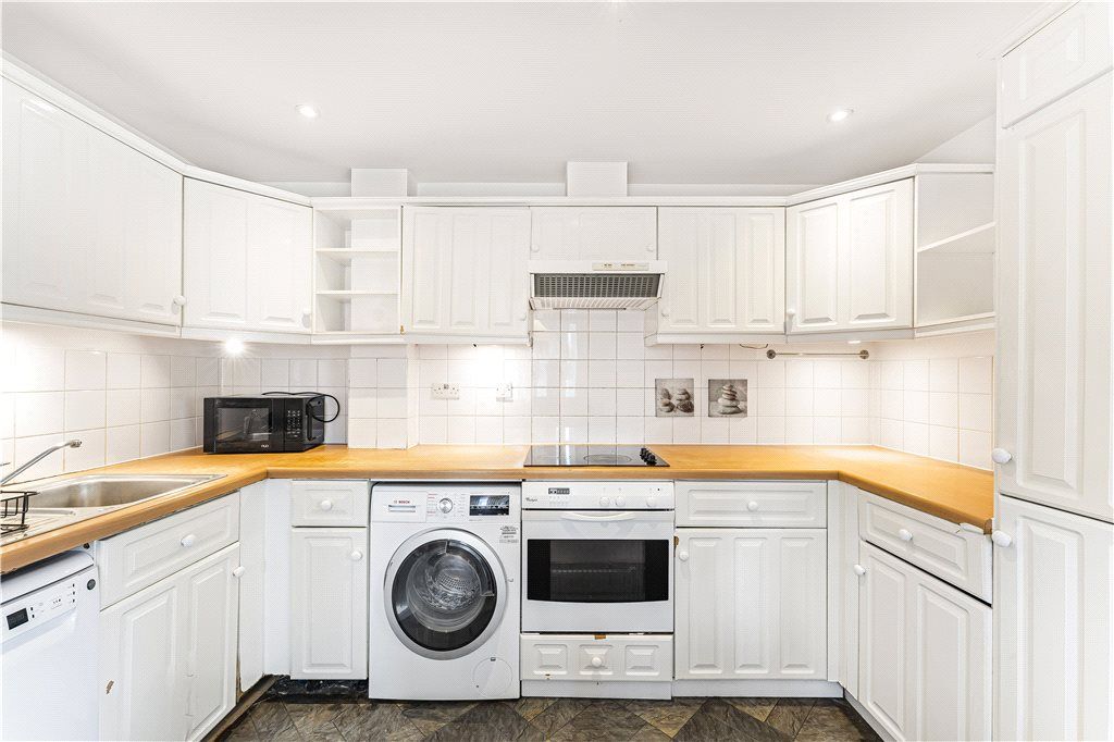 Property photo 2 of 19 Kitchen