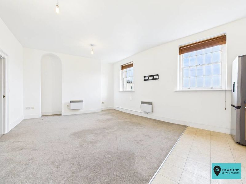 Property photo 3 of 11 Living Room