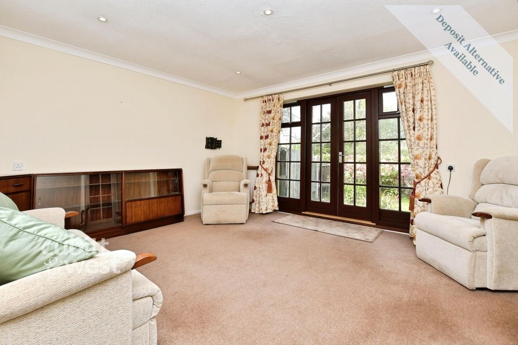 Property photo 3 of 15 Lounge