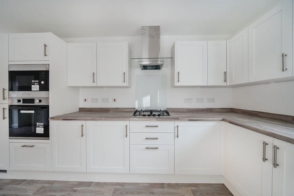 Property photo 3 of 19 Picture No. 17