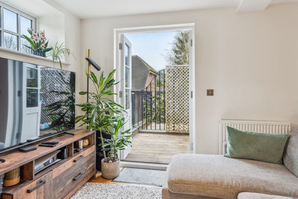 Property photo 3 of 19 Photo 5