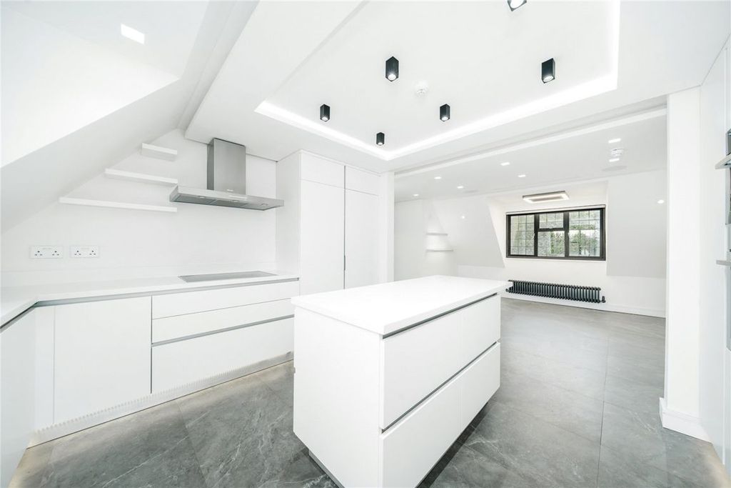 Additional image 6 of 3 bed flat to rentBeech Hill Avenue, Hadley Wood EN4