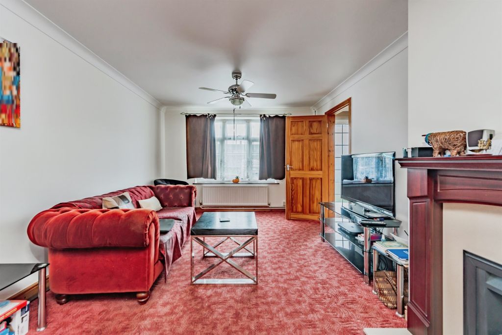 Property photo 2 of 12