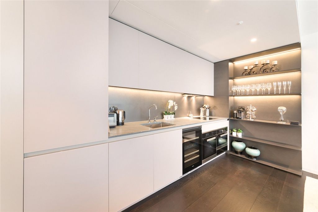 Property photo 2 of 16 Kitchen